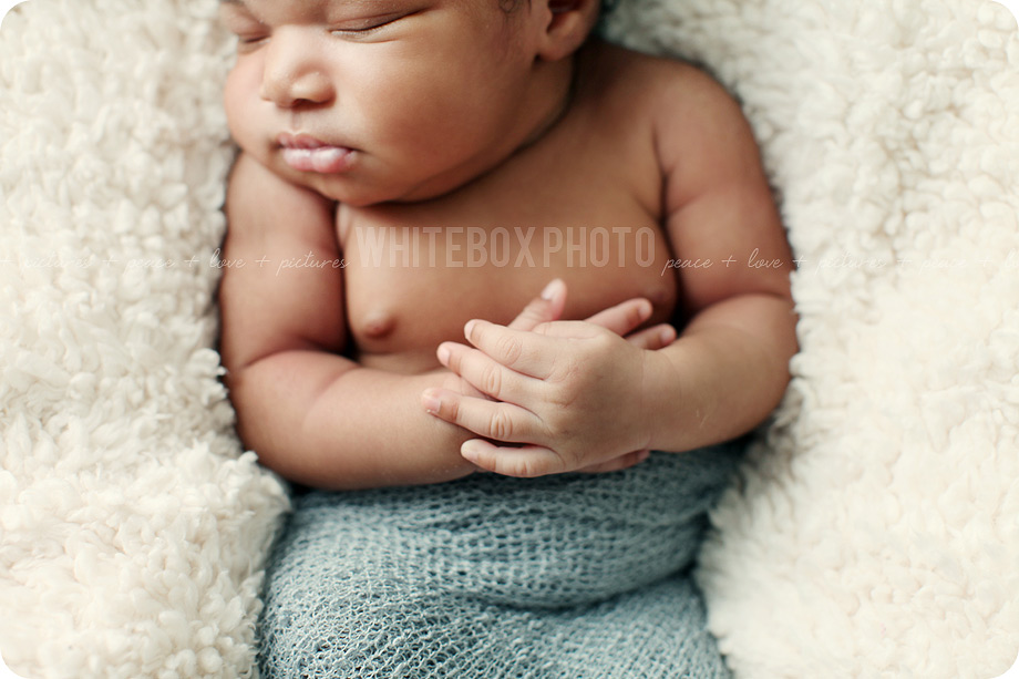 abby_newborn_31_greensboro_newborn_photographer.jpg