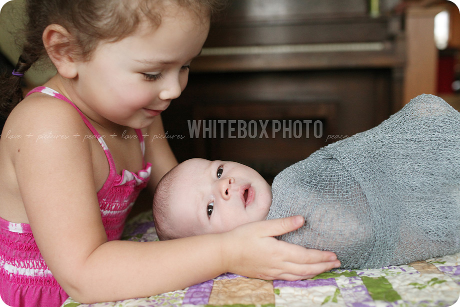 kwee-veen_newborn_08_greensboro_newborn_photographer.jpg