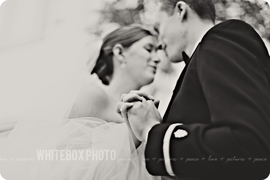 anne_colin_473_bw_proximity_hotel_wedding.png
