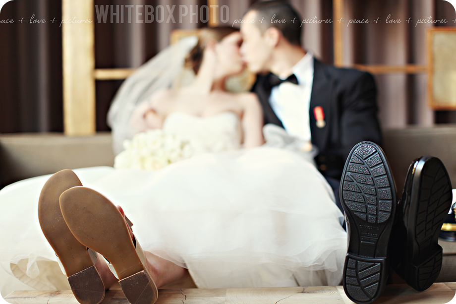 anne_colin_481_bw_proximity_hotel_wedding.png