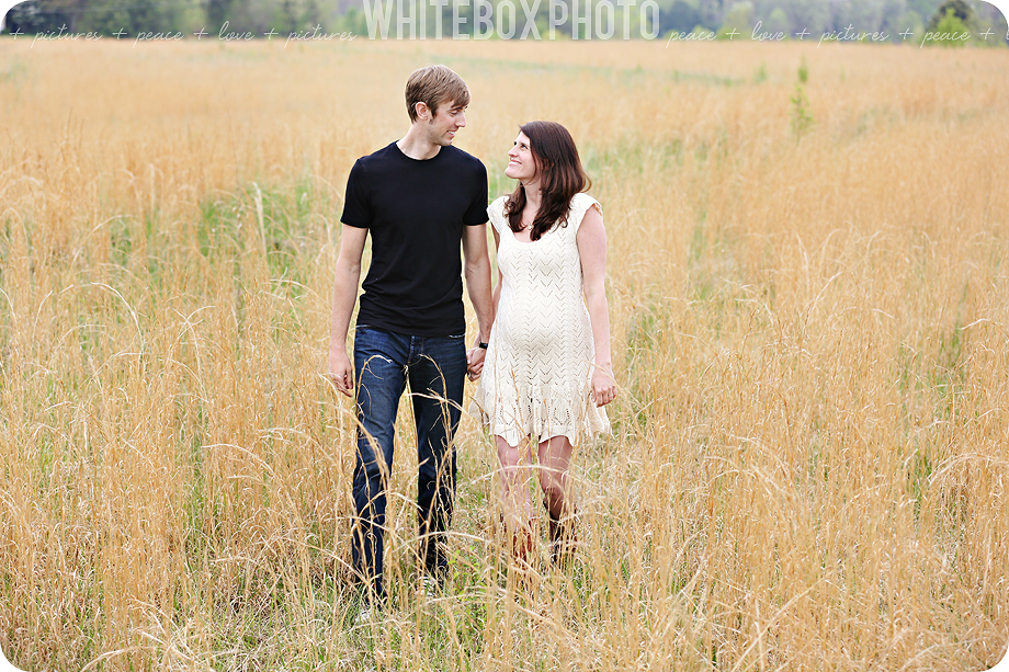 betsy_maternity_028_charlotte_maternity_photographer.png
