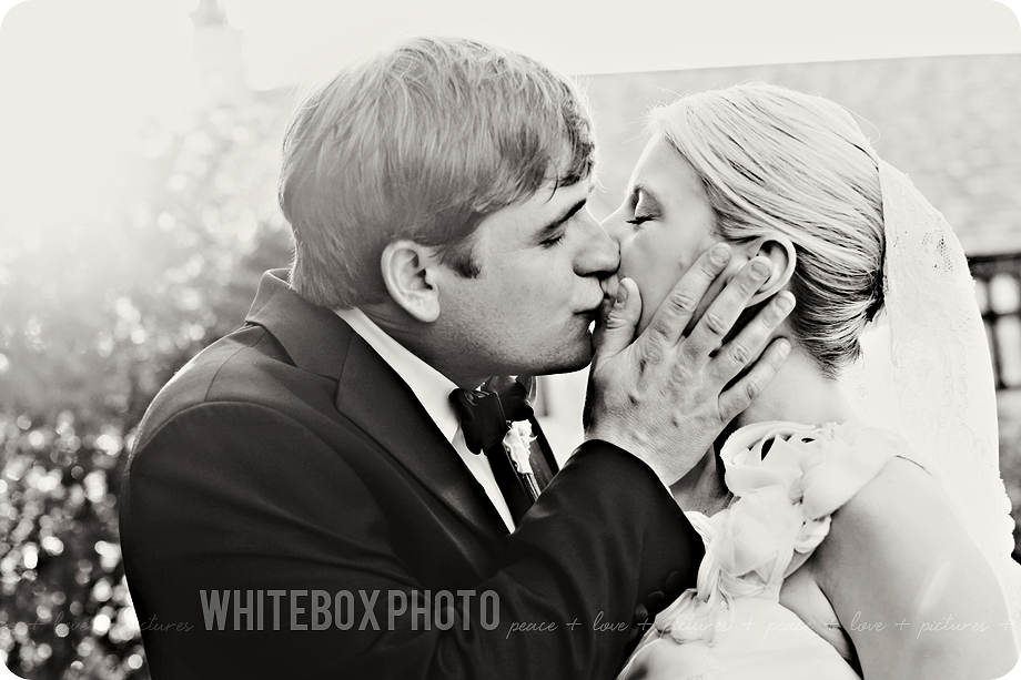 joy_hudson_wedding_0529_bw.png