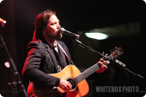 merlefest 2016 old-crow medicine show performance images by whitebox photo.