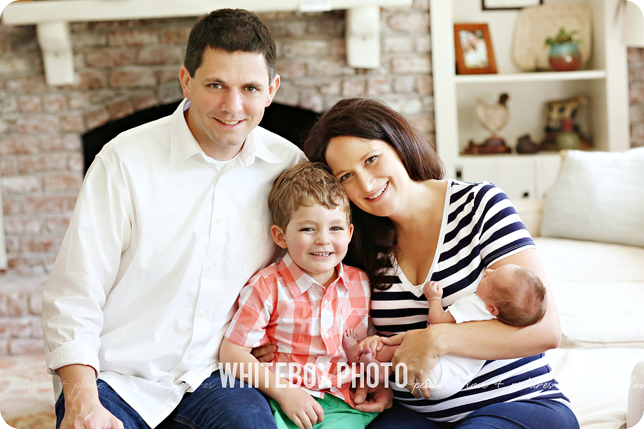 cousin william's newborn session in their home by whitebox photo 2017.