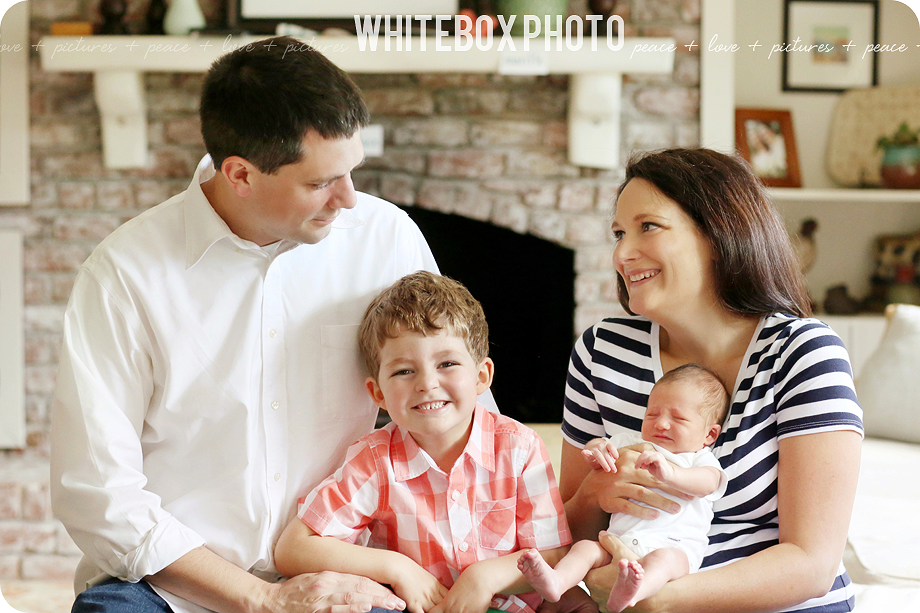 cousin william's newborn session in their home by whitebox photo 2017.